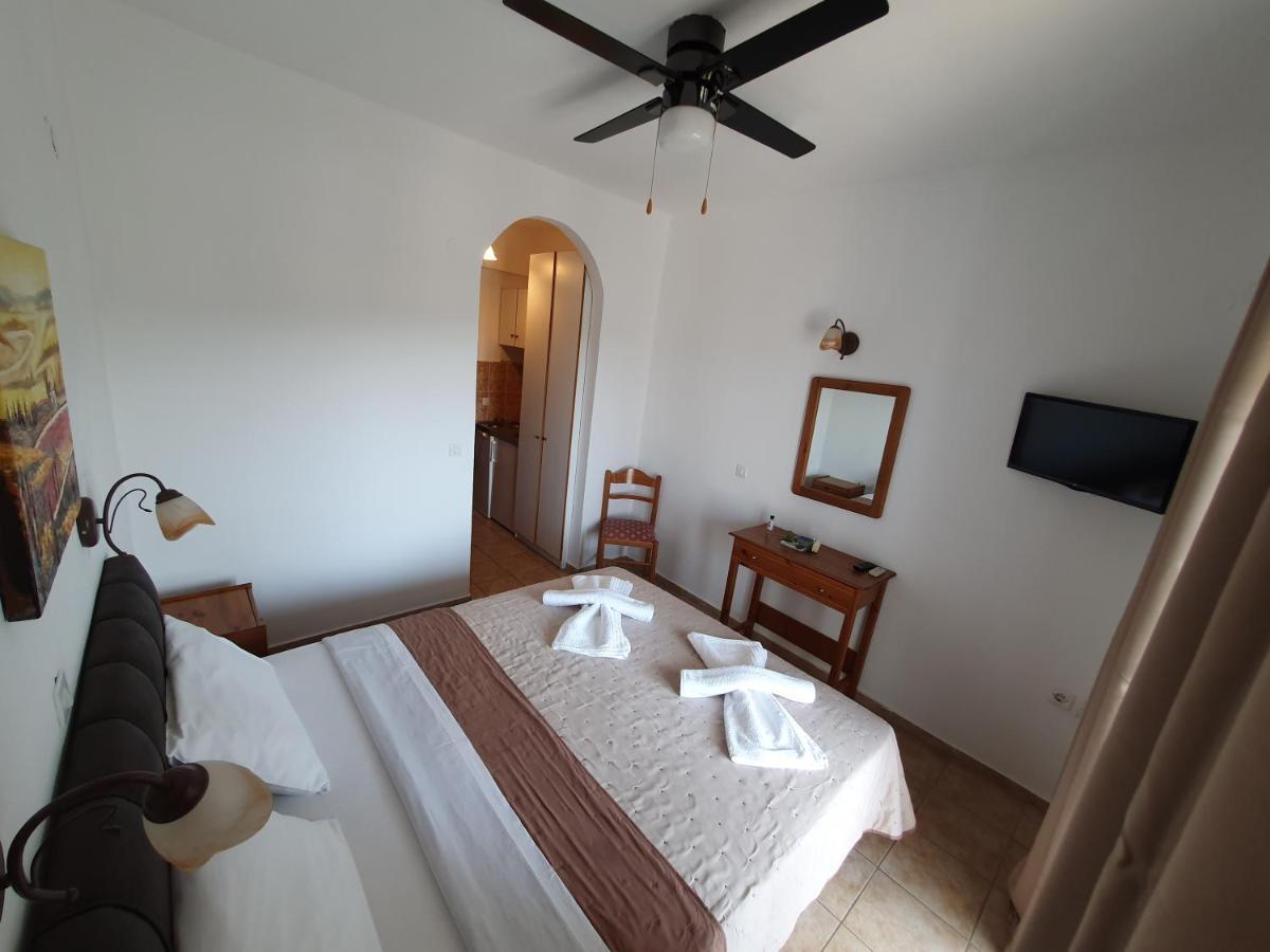 Hotel Pefko نيوس مارماراس المظهر الخارجي الصورة
