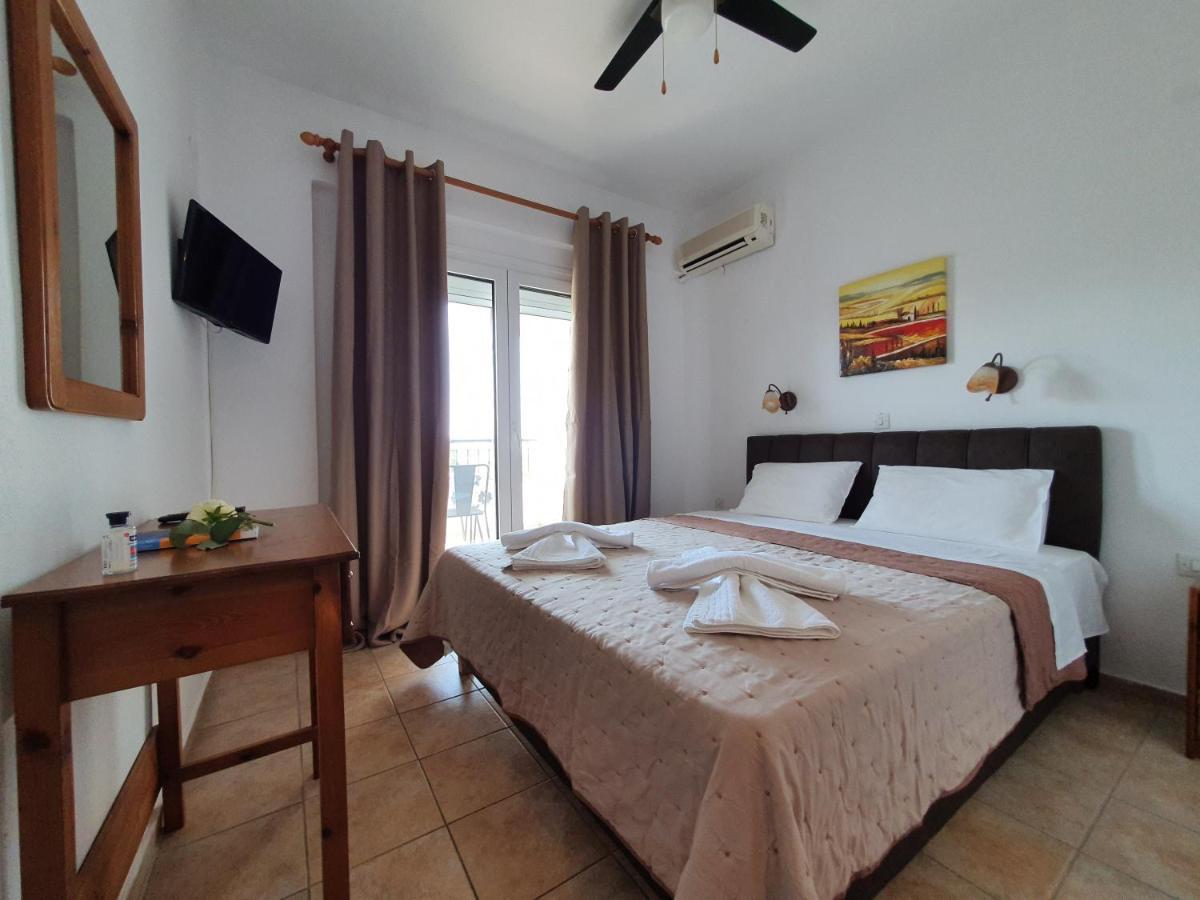Hotel Pefko نيوس مارماراس المظهر الخارجي الصورة